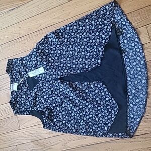 Black & White Short Sleeveless Blouse